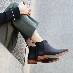 NISOLO Eva Everyday Black Leather Chelsea Boot 8